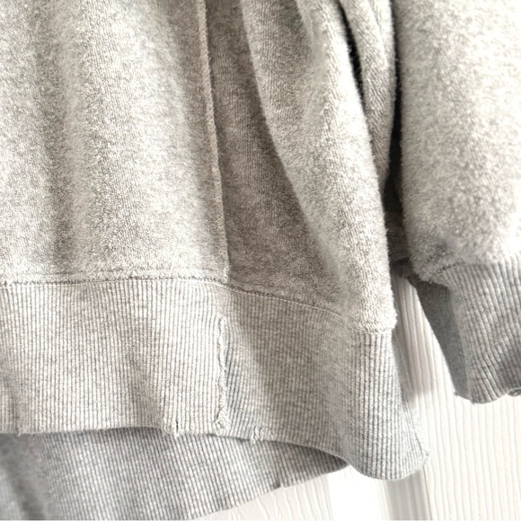 ☘️ 3/$17 Aerie Gray Winter Tour Women's Sweatshirt - Picture 7 of 13